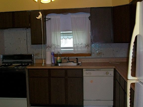 5th image of 8559 Oak Park Ave