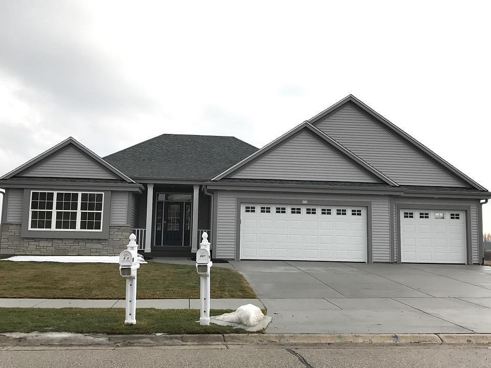 1st image of 953 Dakota Dr