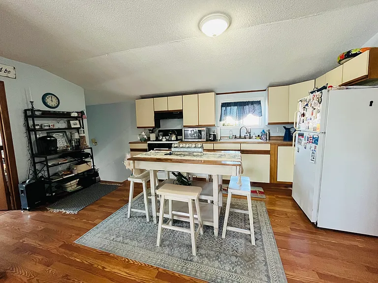 11 Oceanside Ave — Photo 4
