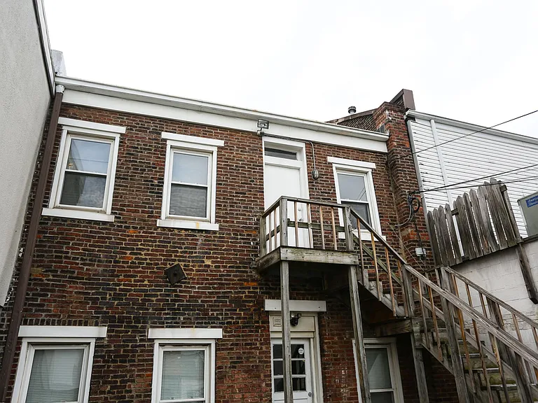 1709 E Carson St #2 — Photo 2