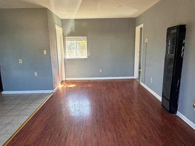 209 Laurel Ave — Photo 8