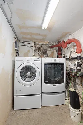 Laundry, photo 1