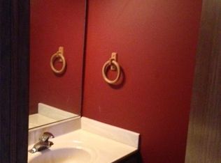 130 Olde English Ct, Romeoville, IL 60446