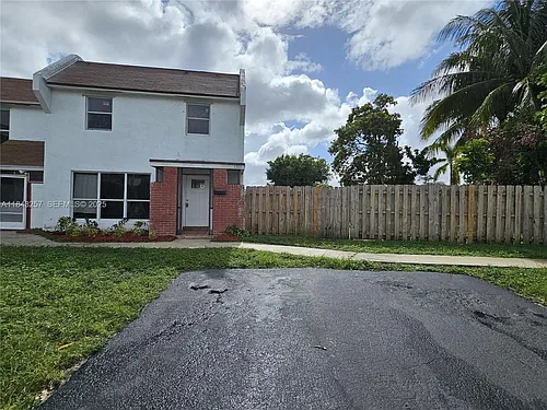 1358 Silverado Dr Photo 1