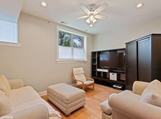 1446 W Pensacola Ave, Chicago, IL 60613