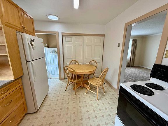 4th image of 117 E Dorin Dr