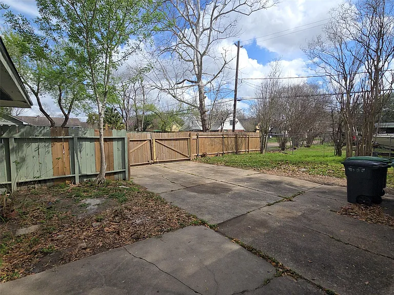 4203 Wuthering Heights Dr — Photo 32