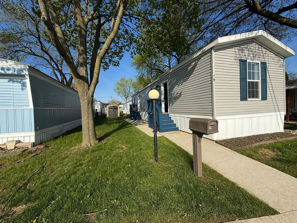 Front - 26235 W Warren St #79