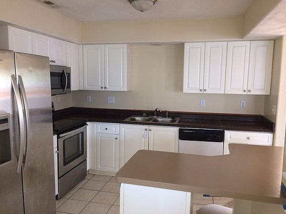 5th image of 141 Buttonwood Ln