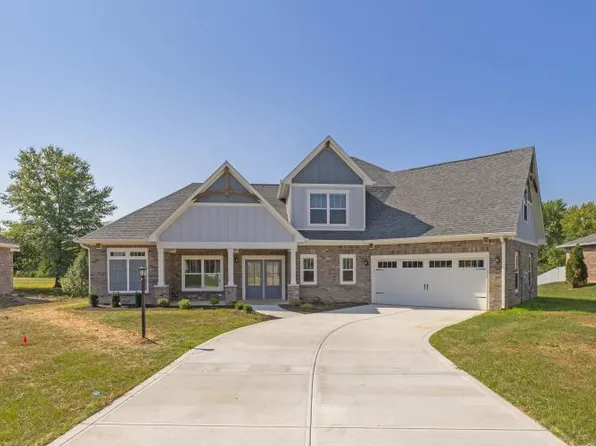 210 Saundra Dr, Fortville, IN 46040