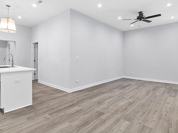 4th image of 8500 Georgiana Ave #1B