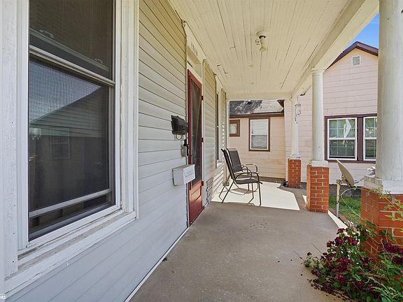 5th image of 1710 Mount Pleasant St