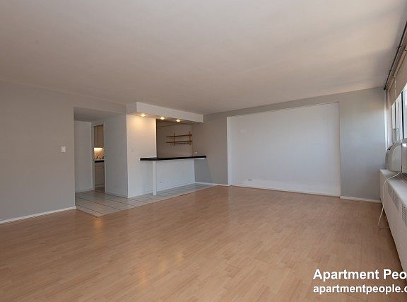 3rd image of 3950 N Lake Shore Dr APT 2025