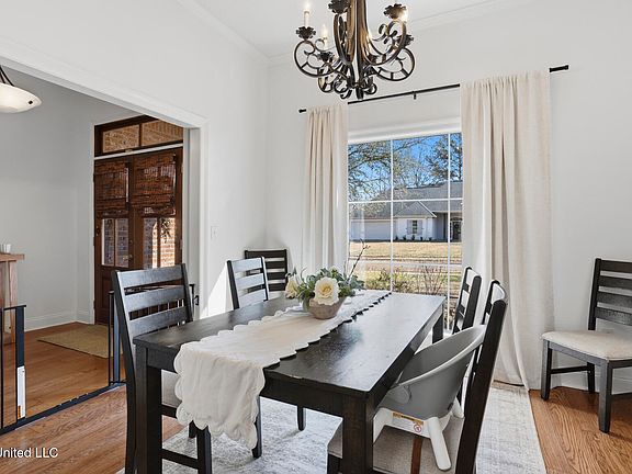 3rd image of 119 Seville Way