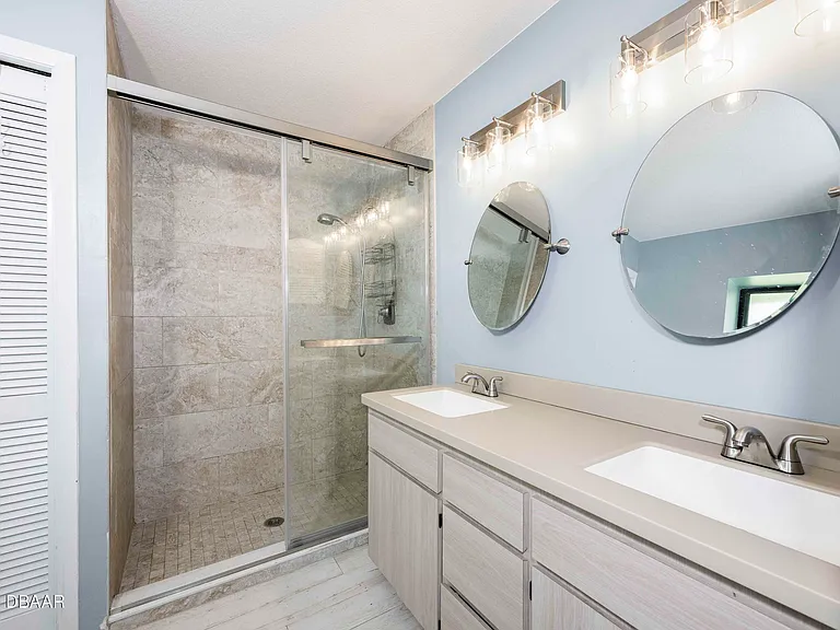 6118 Del Rio Dr — Photo 10