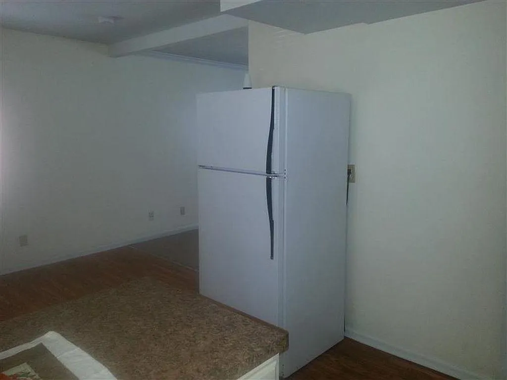 1126 Sexton Dr — Photo 4