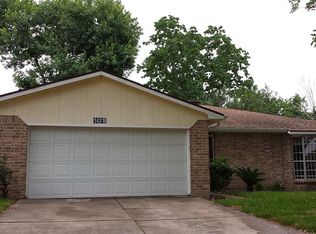 14318 Branchwater Ln, Sugar Land, TX 77498