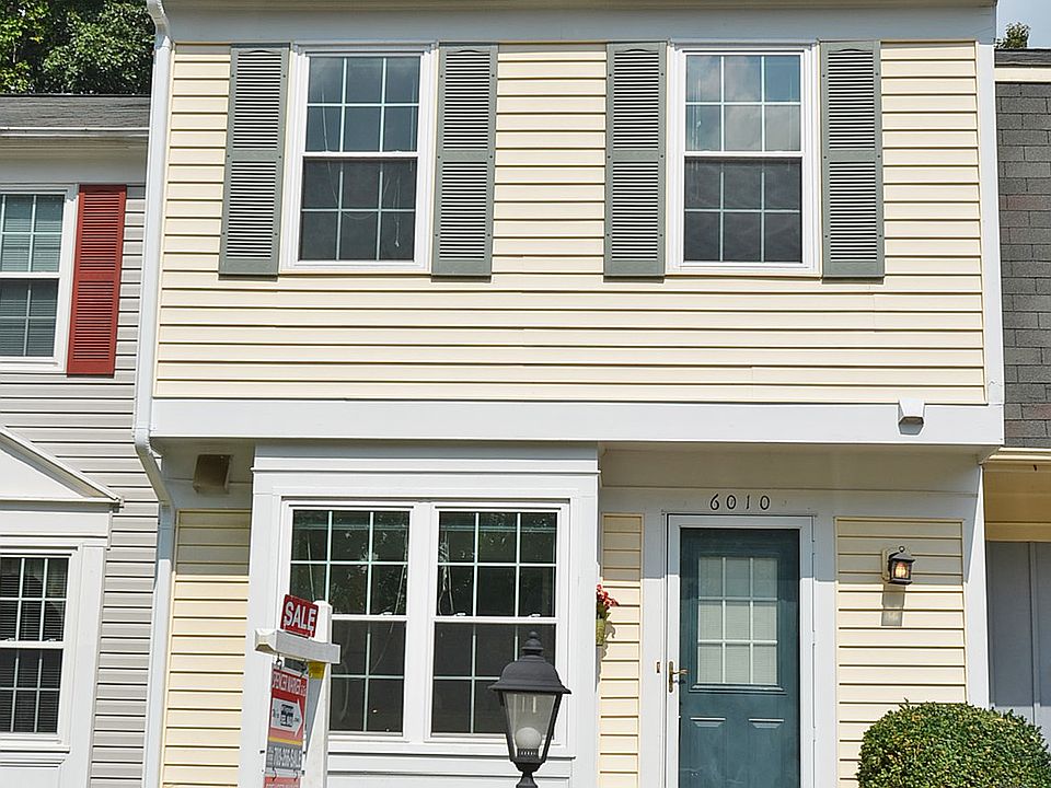 3 Finished Level Townhome!