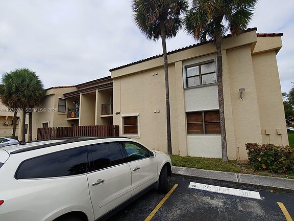 4th image of 690 W Park Dr #2-204
