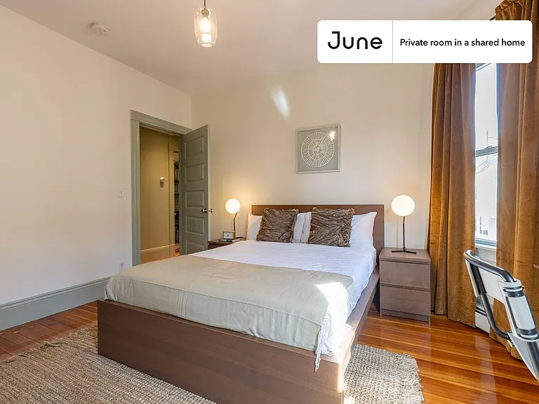 15 Romsey St #C — Photo 2