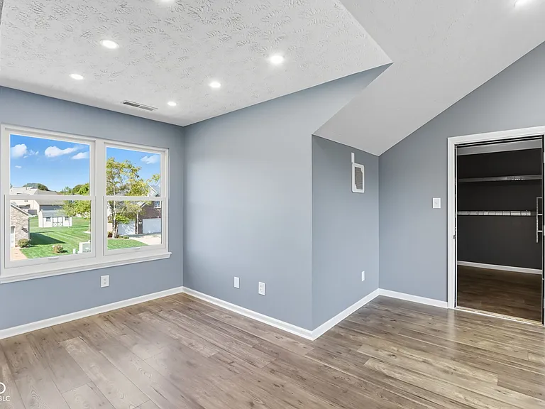7975 Meadow Bend Cir — Photo 51