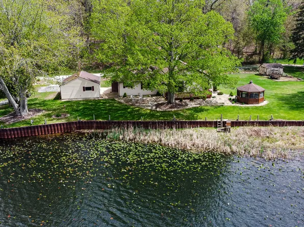 1588 W Severs Rd, La Porte, IN 46350