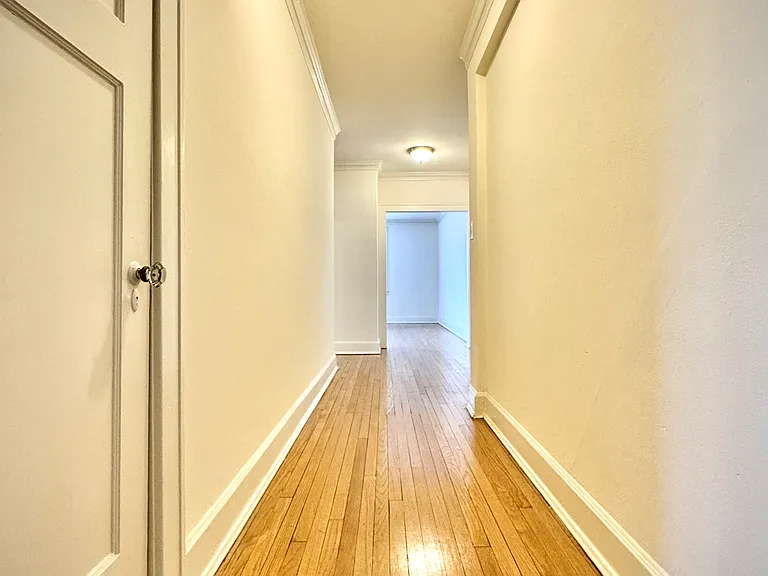 1710 N Prospect Ave — Photo 4