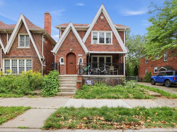 884 Beaconsfield Ave #3