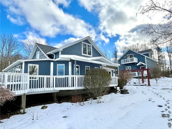 11604 Tompkins Point Rd, Wolcott, NY 14590