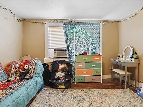 5th image of 2341-47 Broadway St