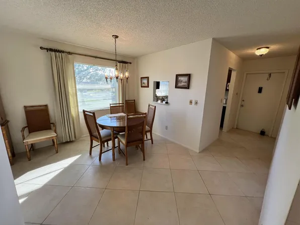62 Woodland Dr APT 201, Vero Beach, FL 32962