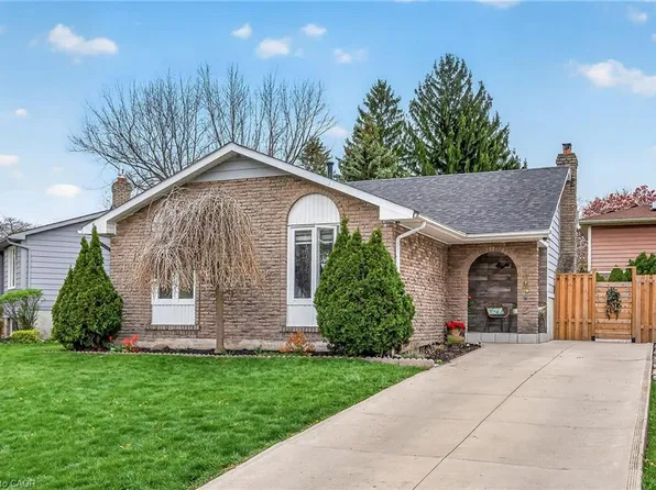 8 Forestgate Dr, Hamilton, ON L9C 6A3