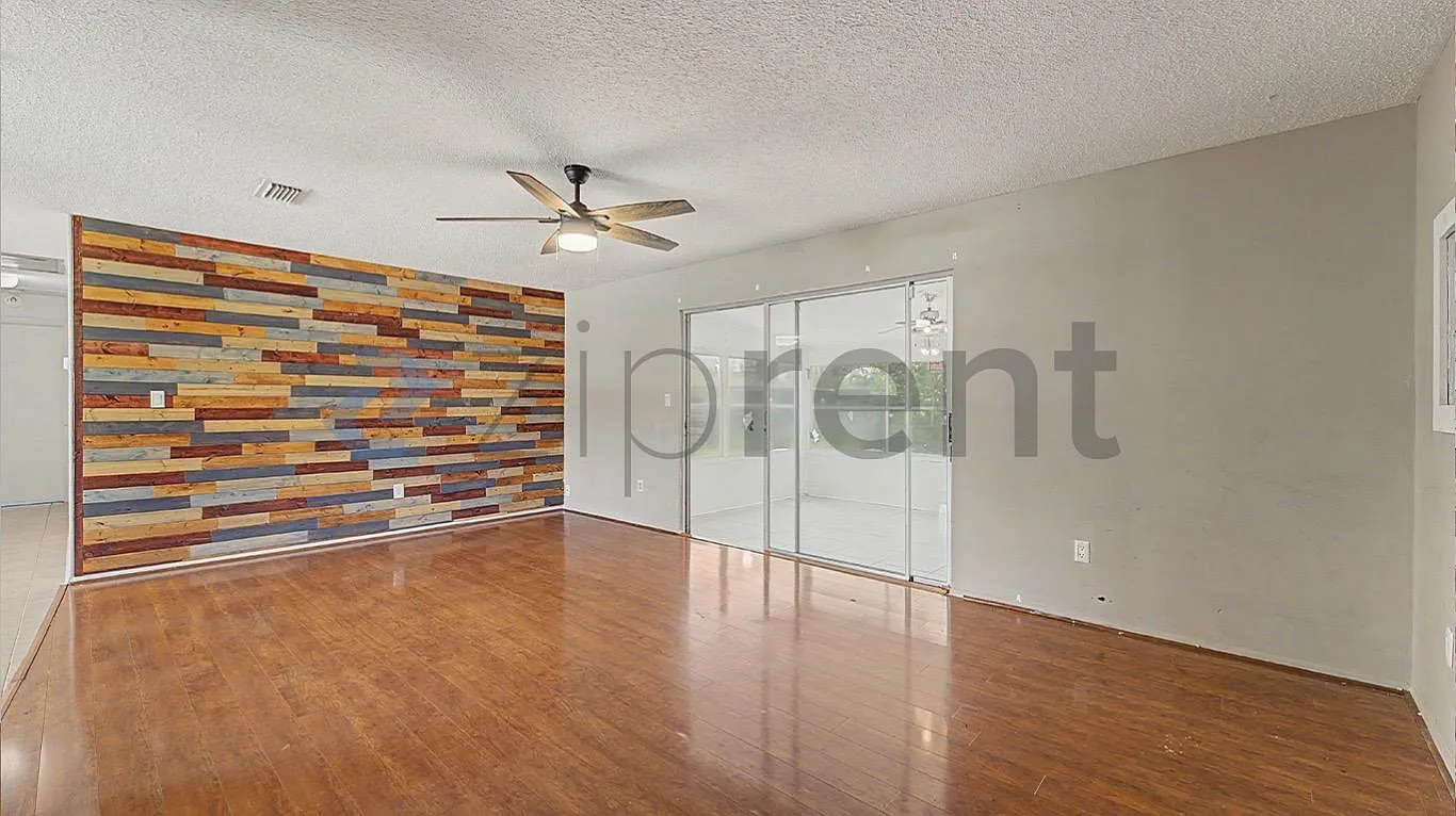 2 bed, 1128 sqft, $1,750 — Photo 1
