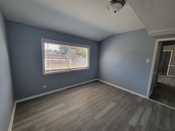 4th image of 3525 W Dickens Ave #3