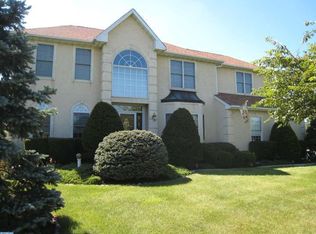25 Marian Cir, Chalfont, PA 18914