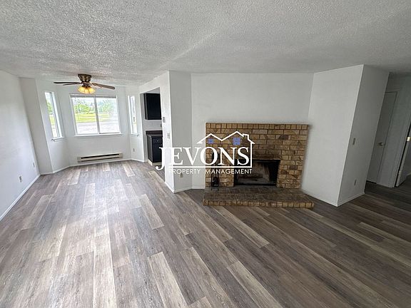 3rd image of 1722 E 56th St APT 1