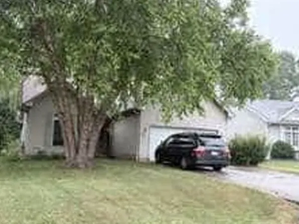 104 Swgables Dr, Poplar Grove, IL 61065