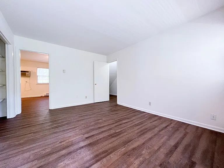 Lakewood Apartments — Photo 13