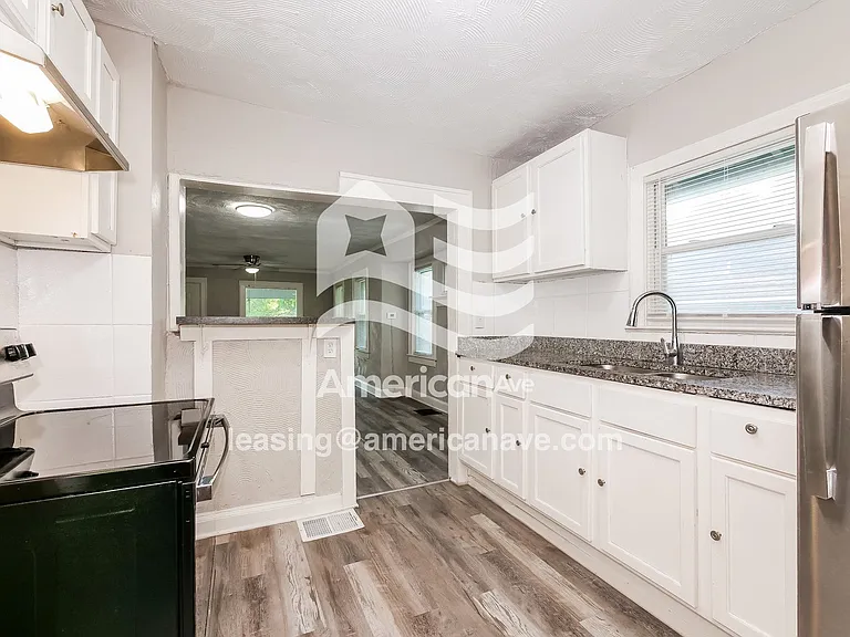 1453888_007_kitchen_13995356.jpg