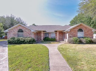 3223 Ellen Dr, Commerce, TX 75428
