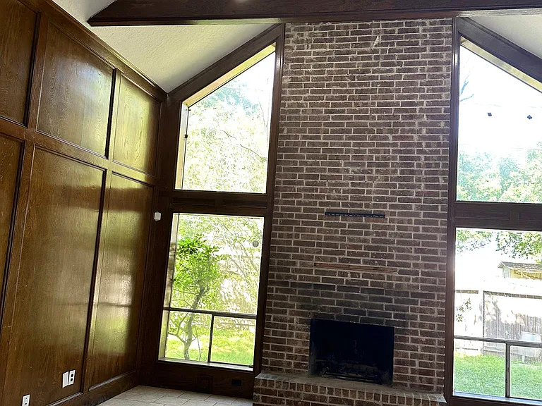 907 Bolton Dr — Photo 6