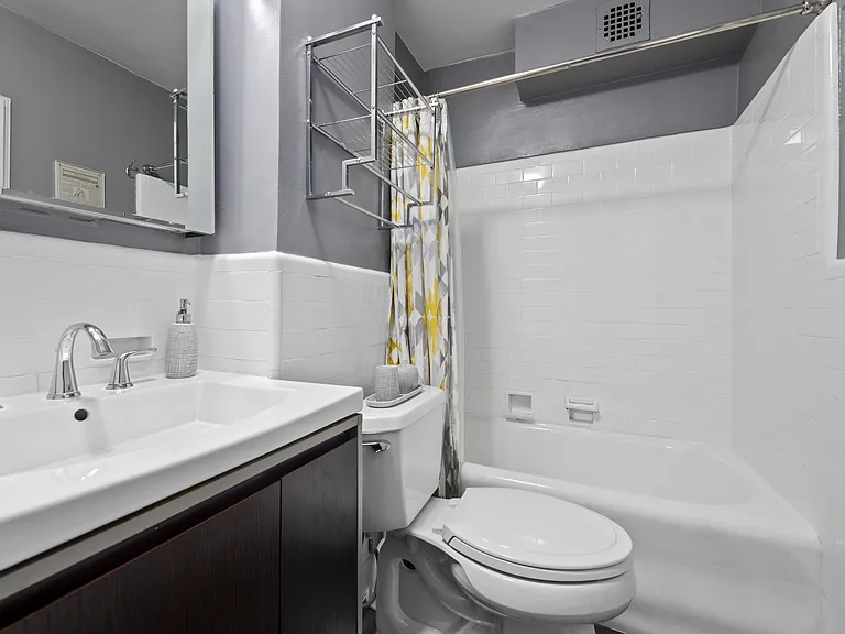 235 W 102nd St #3-G — Photo 8