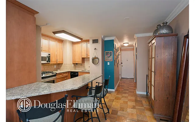 Sold by Douglas Elliman | media 14