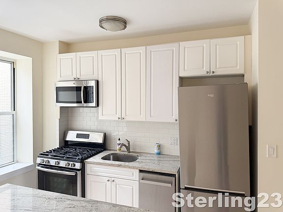 2nd image of 146 E 19th St APT 5G