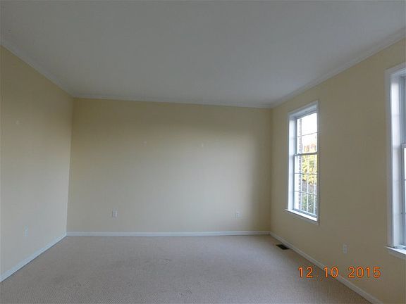 3rd image of 4 Wyndom Cir