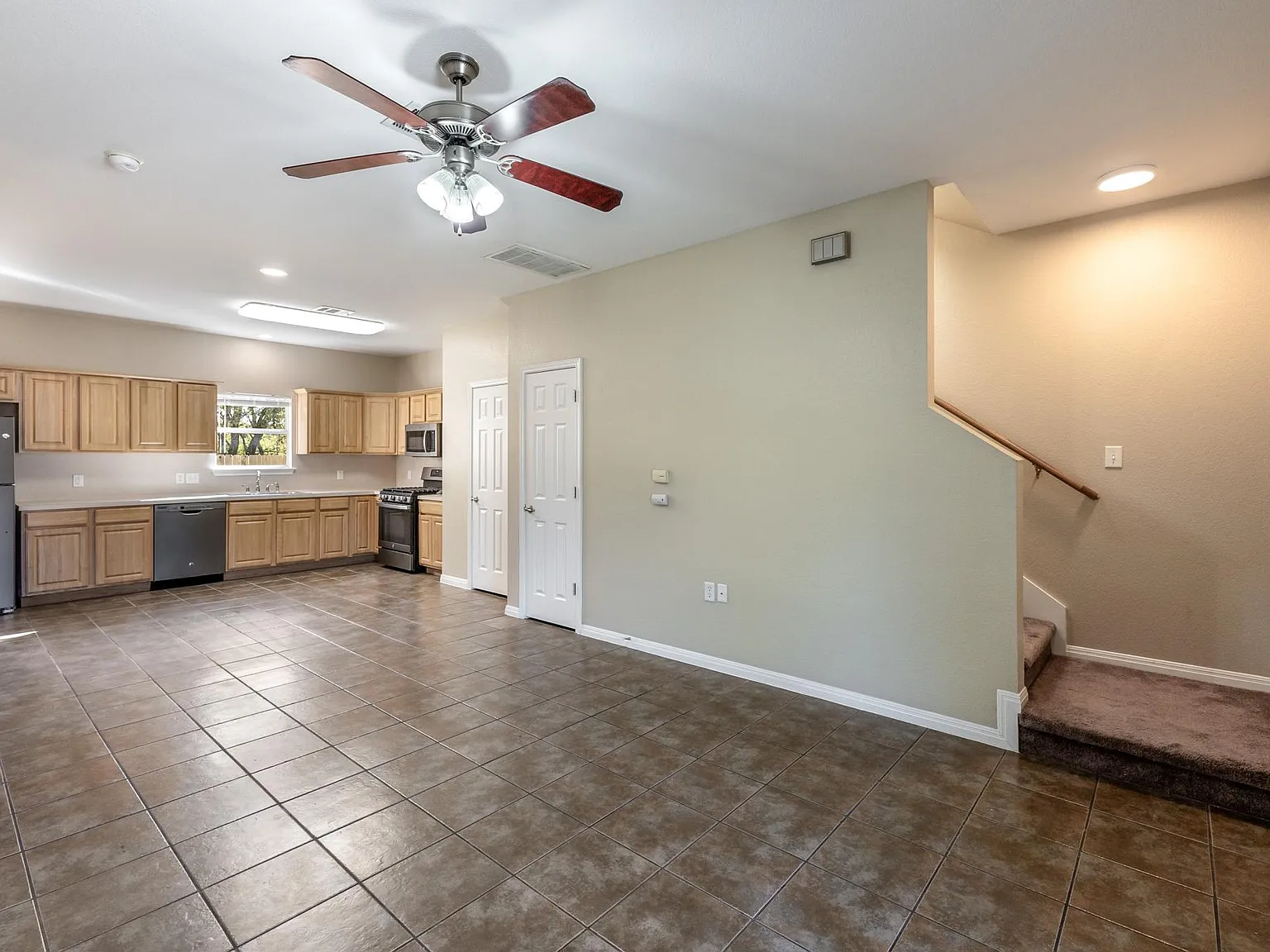 1311 E M Franklin Ave — Photo 3