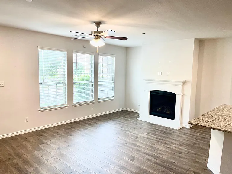 2409 Siskiyou St — Photo 7