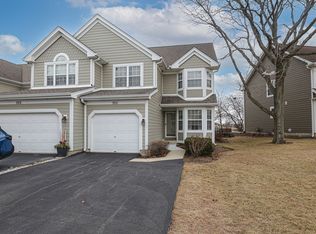 703 Kingsbridge Dr, Carol Stream, IL 60188