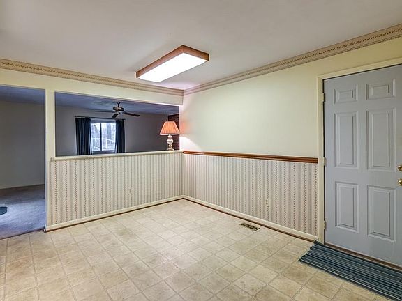 5th image of 6235 Woodville Dr