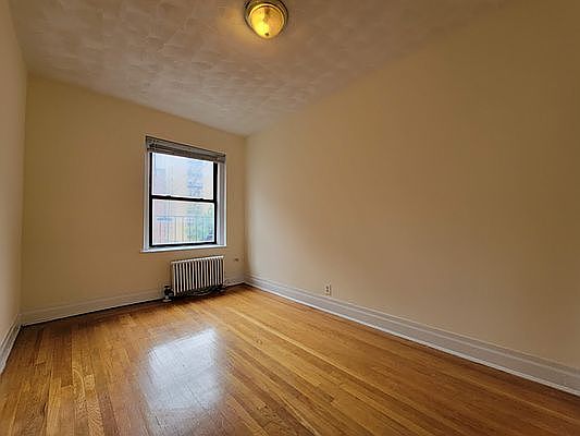 5th image of 137 E 29th St #3V